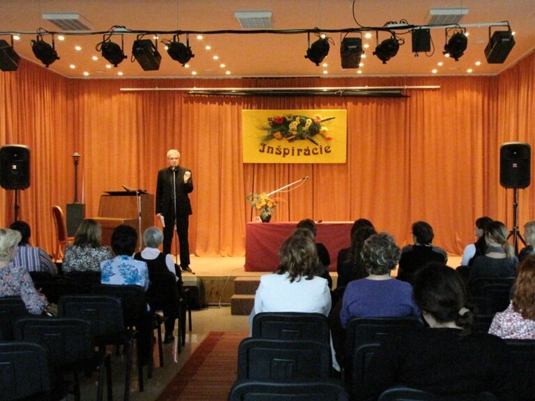 Pozvánka na školenie (ZPOZ) a literárno-hudobný program Tušené ostáva v tieni